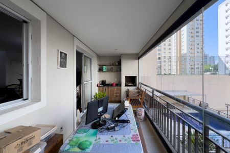 Apartamento à venda com 115m², 3 quartos e 1 vaga Apartamento à venda com 115m², 3 quartos e 1 vagaVaranda