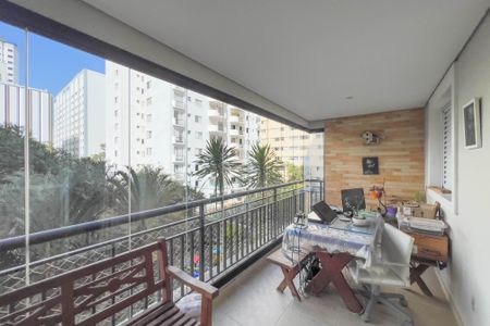 Apartamento à venda com 115m², 3 quartos e 1 vaga Apartamento à venda com 115m², 3 quartos e 1 vagaVaranda