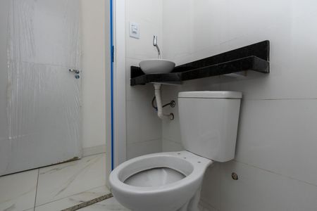 Casa à venda com 90m², 2 quartos e 2 vagas Casa à venda com 90m², 2 quartos e 2 vagasBanheiro da Suite