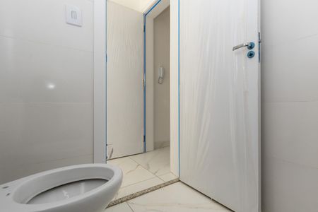 Casa à venda com 90m², 2 quartos e 2 vagas Casa à venda com 90m², 2 quartos e 2 vagasBanheiro da Suíte 2