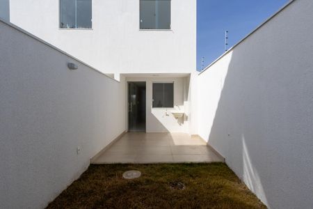 Casa à venda com 90m², 2 quartos e 2 vagas Casa à venda com 90m², 2 quartos e 2 vagasÁrea de Serviço