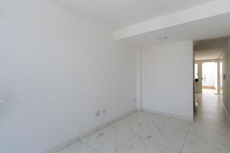 Sala de casa à venda com 2 quartos, 90m² em Santa Branca, Belo Horizonte