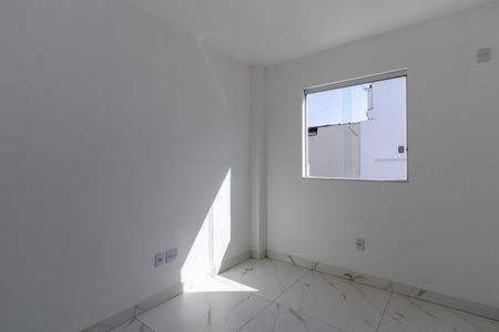 Casa à venda com 90m², 2 quartos e 2 vagas Casa à venda com 90m², 2 quartos e 2 vagasQuarto 2