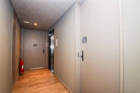 Studio à venda com 58m², 1 quarto e 1 vaga Studio à venda com 58m², 1 quarto e 1 vagaElevador