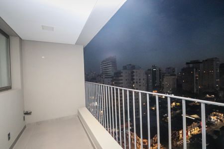 Varanda de kitnet/studio à venda com 1 quarto, 58m² em Jardins, São Paulo