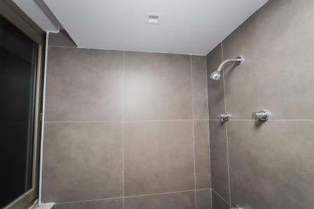 Banheiro de kitnet/studio à venda com 1 quarto, 58m² em Jardins, São Paulo