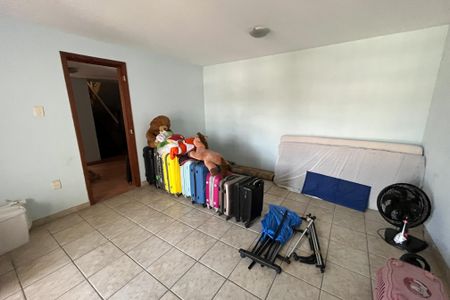 Casa à venda com 350m², 4 quartos e 2 vagas Casa à venda com 350m², 4 quartos e 2 vagasQuarto 4