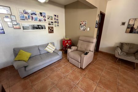 Casa à venda com 350m², 4 quartos e 2 vagas Casa à venda com 350m², 4 quartos e 2 vagasSala 2