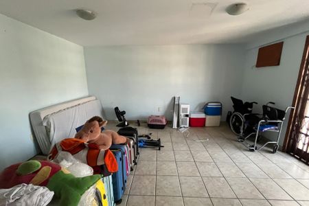 Casa à venda com 350m², 4 quartos e 2 vagas Casa à venda com 350m², 4 quartos e 2 vagasQuarto 4