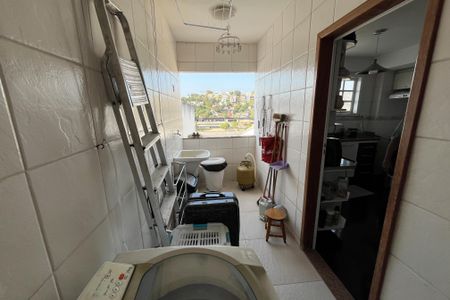 Casa à venda com 350m², 4 quartos e 2 vagas Casa à venda com 350m², 4 quartos e 2 vagasÁrea de Serviço