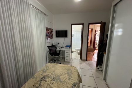 Casa à venda com 350m², 4 quartos e 2 vagas Casa à venda com 350m², 4 quartos e 2 vagasQuarto 1