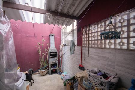 Casa à venda com 73m², 2 quartos e 1 vagaÁrea de Serviço