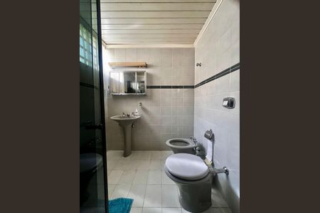 Casa à venda com 141m², 3 quartos e 4 vagas Casa à venda com 141m², 3 quartos e 4 vagasBanheiro