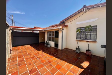Casa à venda com 141m², 3 quartos e 4 vagas Casa à venda com 141m², 3 quartos e 4 vagasFachada