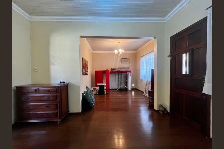 Casa à venda com 141m², 3 quartos e 4 vagas Casa à venda com 141m², 3 quartos e 4 vagasSala