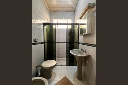 Casa à venda com 141m², 3 quartos e 4 vagas Casa à venda com 141m², 3 quartos e 4 vagasBanheiro da Suíte 1