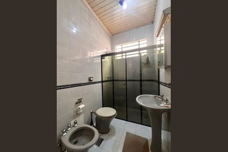 Casa à venda com 141m², 3 quartos e 4 vagas Casa à venda com 141m², 3 quartos e 4 vagasBanheiro da Suíte 1