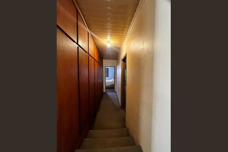 Casa à venda com 141m², 3 quartos e 4 vagas Casa à venda com 141m², 3 quartos e 4 vagasCorredor