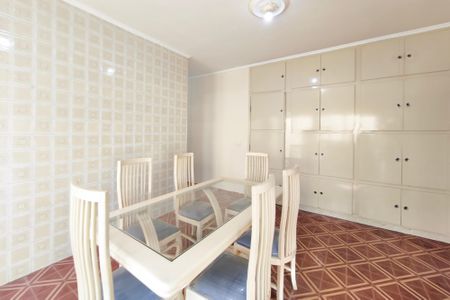 Casa à venda com 266m², 3 quartos e 3 vagas Casa à venda com 266m², 3 quartos e 3 vagasCopa