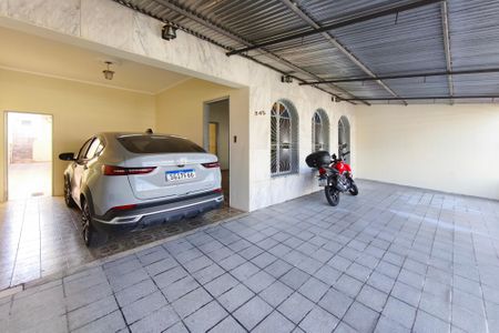 Casa à venda com 266m², 3 quartos e 3 vagas Casa à venda com 266m², 3 quartos e 3 vagasQuintal - Garagem