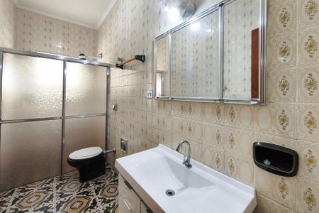 Casa à venda com 266m², 3 quartos e 3 vagas Casa à venda com 266m², 3 quartos e 3 vagasBanheiro Social