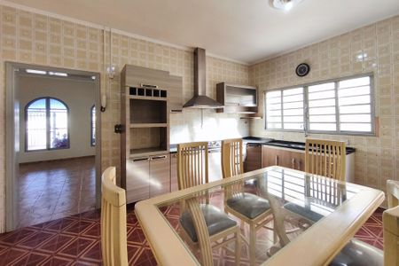 Casa à venda com 266m², 3 quartos e 3 vagas Casa à venda com 266m², 3 quartos e 3 vagasCopa