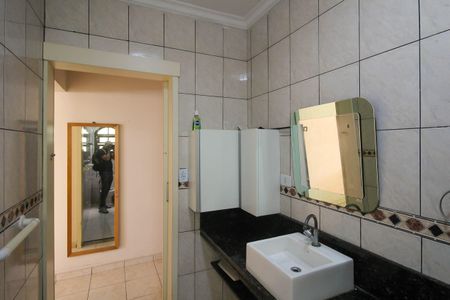 Casa à venda com 150m², 2 quartos e 2 vagasBanheiro Social