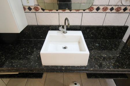 Casa à venda com 150m², 2 quartos e 2 vagasBanheiro Social