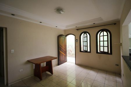 Casa à venda com 150m², 2 quartos e 2 vagasSala