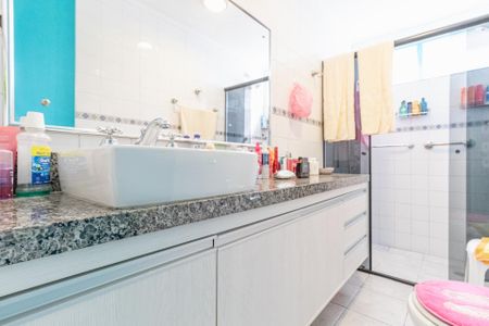 Apartamento à venda com 108m², 3 quartos e 1 vaga Apartamento à venda com 108m², 3 quartos e 1 vagaBanheiro da Suíte