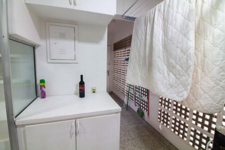 Apartamento à venda com 110m², 3 quartos e 1 vagaÁrea de Serviço