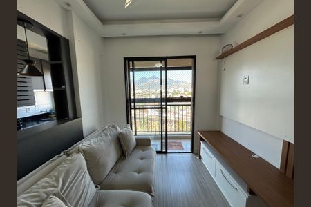 Sala de apartamento para alugar com 2 quartos, 47m² em Del Castilho, Rio de Janeiro