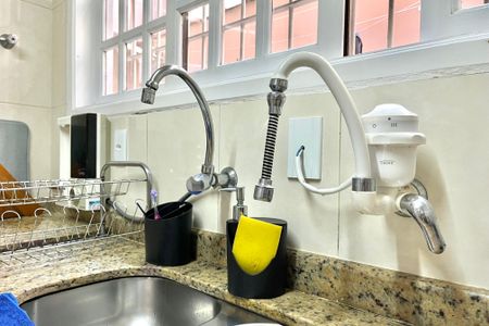 Casa à venda com 140m², 4 quartos e 1 vaga Casa à venda com 140m², 4 quartos e 1 vagaCozinha