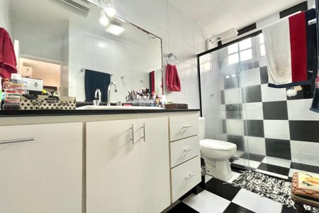 Casa à venda com 140m², 4 quartos e 1 vaga Casa à venda com 140m², 4 quartos e 1 vagaBanheiro da Suíte