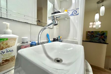 Casa à venda com 140m², 4 quartos e 1 vaga Casa à venda com 140m², 4 quartos e 1 vagaBanheiro