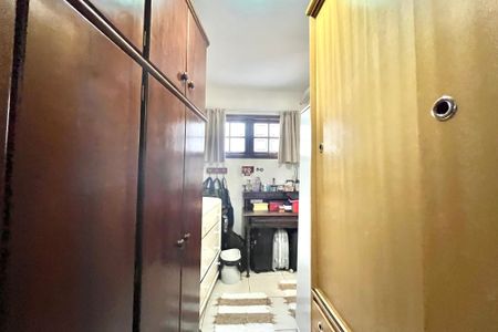 Casa à venda com 140m², 4 quartos e 1 vaga Casa à venda com 140m², 4 quartos e 1 vagaCloset da suíte