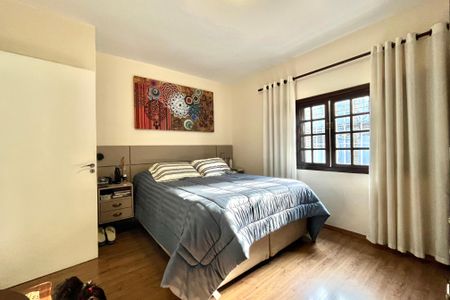 Casa à venda com 140m², 4 quartos e 1 vaga Casa à venda com 140m², 4 quartos e 1 vagaSuíte