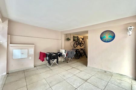 Casa à venda com 140m², 4 quartos e 1 vaga Casa à venda com 140m², 4 quartos e 1 vagaGaragem
