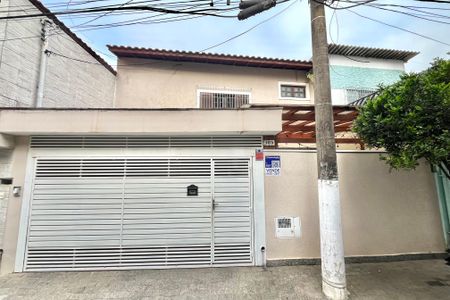 Casa à venda com 140m², 4 quartos e 1 vaga Casa à venda com 140m², 4 quartos e 1 vagaFachada