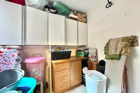 Casa à venda com 140m², 4 quartos e 1 vaga Casa à venda com 140m², 4 quartos e 1 vagaQuarto de Serviço