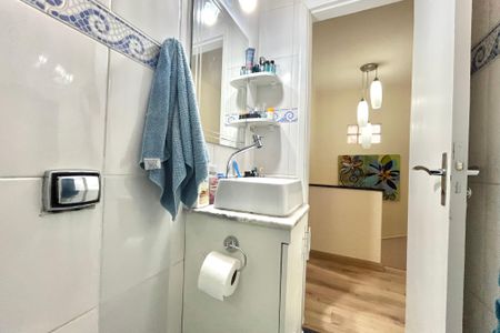 Casa à venda com 140m², 4 quartos e 1 vaga Casa à venda com 140m², 4 quartos e 1 vagaBanheiro