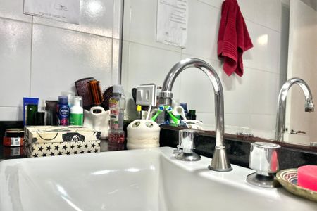 Casa à venda com 140m², 4 quartos e 1 vaga Casa à venda com 140m², 4 quartos e 1 vagaBanheiro da Suíte