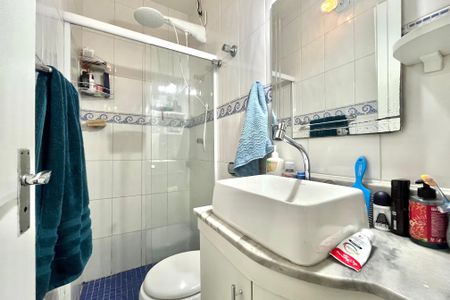 Casa à venda com 140m², 4 quartos e 1 vaga Casa à venda com 140m², 4 quartos e 1 vagaBanheiro