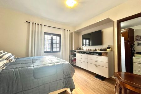 Casa à venda com 140m², 4 quartos e 1 vaga Casa à venda com 140m², 4 quartos e 1 vagaSuíte