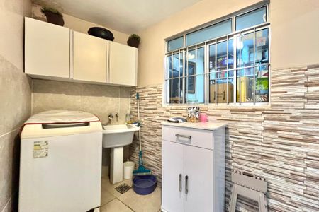 Casa à venda com 140m², 4 quartos e 1 vaga Casa à venda com 140m², 4 quartos e 1 vagaÁrea de Serviço