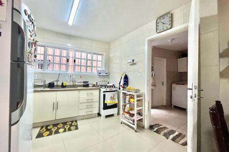 Casa à venda com 140m², 4 quartos e 1 vaga Casa à venda com 140m², 4 quartos e 1 vagaCozinha