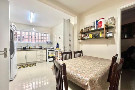 Casa à venda com 140m², 4 quartos e 1 vaga Casa à venda com 140m², 4 quartos e 1 vagaCozinha