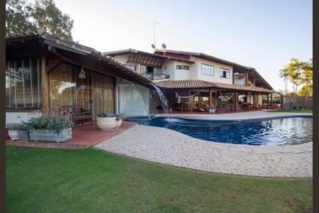 Casa para alugar com 800m², 4 quartos e 5 vagasÁrea comum