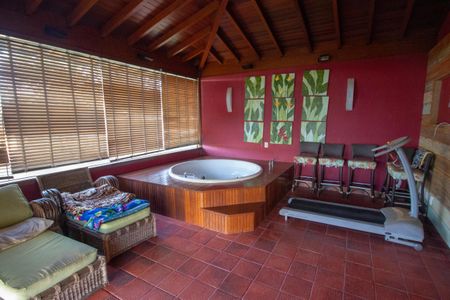 Casa para alugar com 800m², 4 quartos e 5 vagasEdícula 