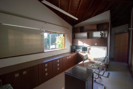 Casa para alugar com 800m², 4 quartos e 5 vagasEscritório